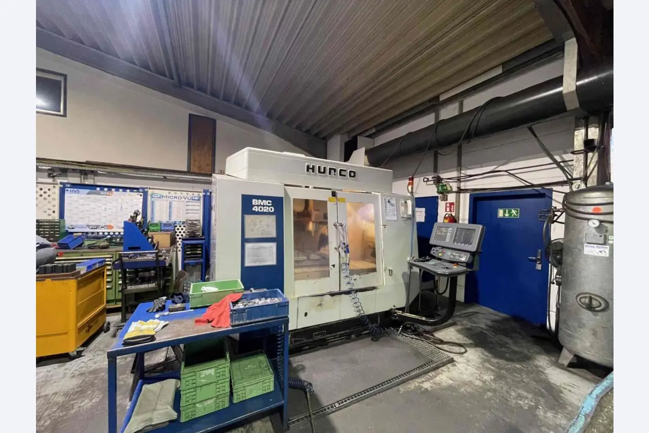 Equipamiento mecánico para una fábrica de productos metálicos-1
