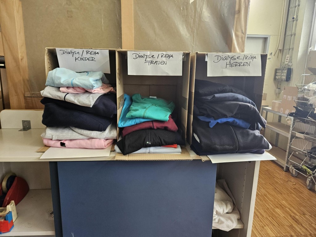 Zapasy i sprzęt biurowy-11