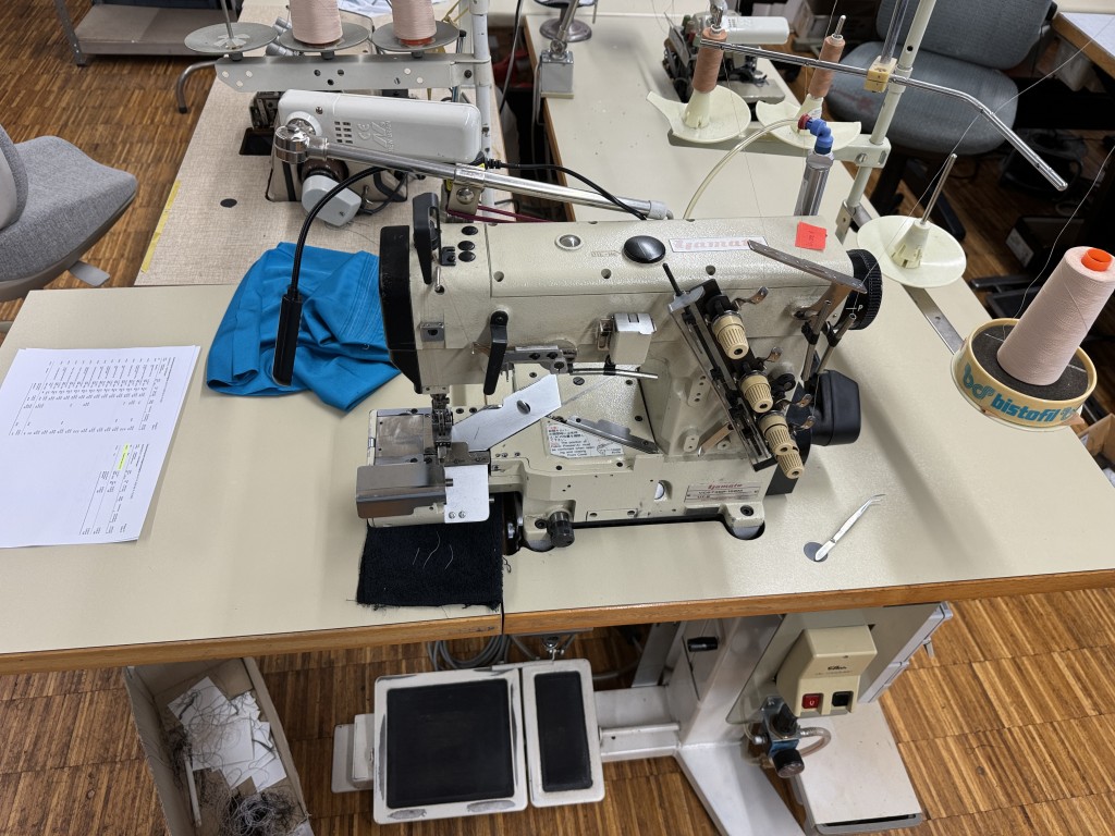 Zapasy i sprzęt biurowy-14