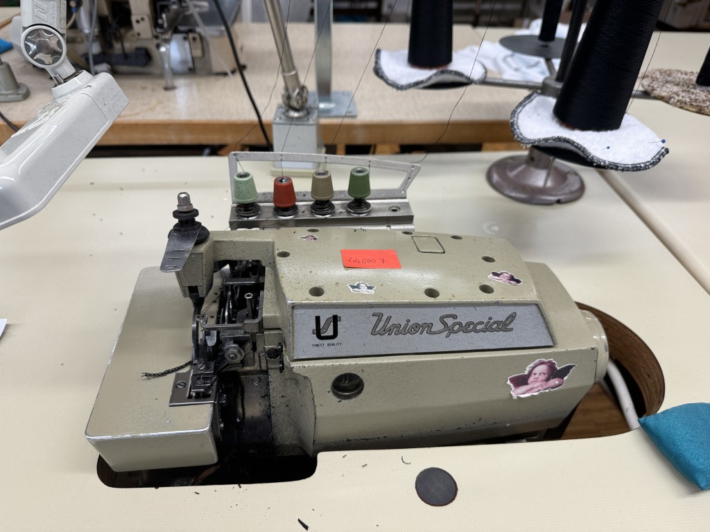 Zapasy i sprzęt biurowy-17