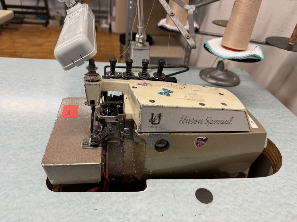 Zapasy i sprzęt biurowy-19