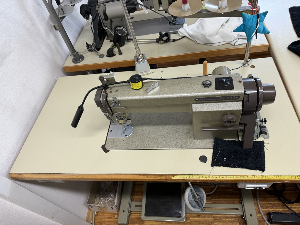 Zapasy i sprzęt biurowy-22