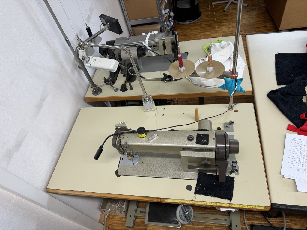 Zapasy i sprzęt biurowy-23