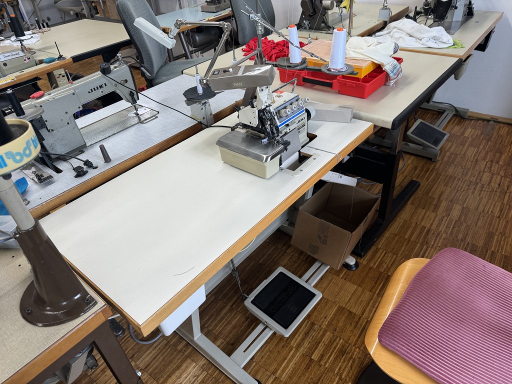 Zapasy i sprzęt biurowy-28