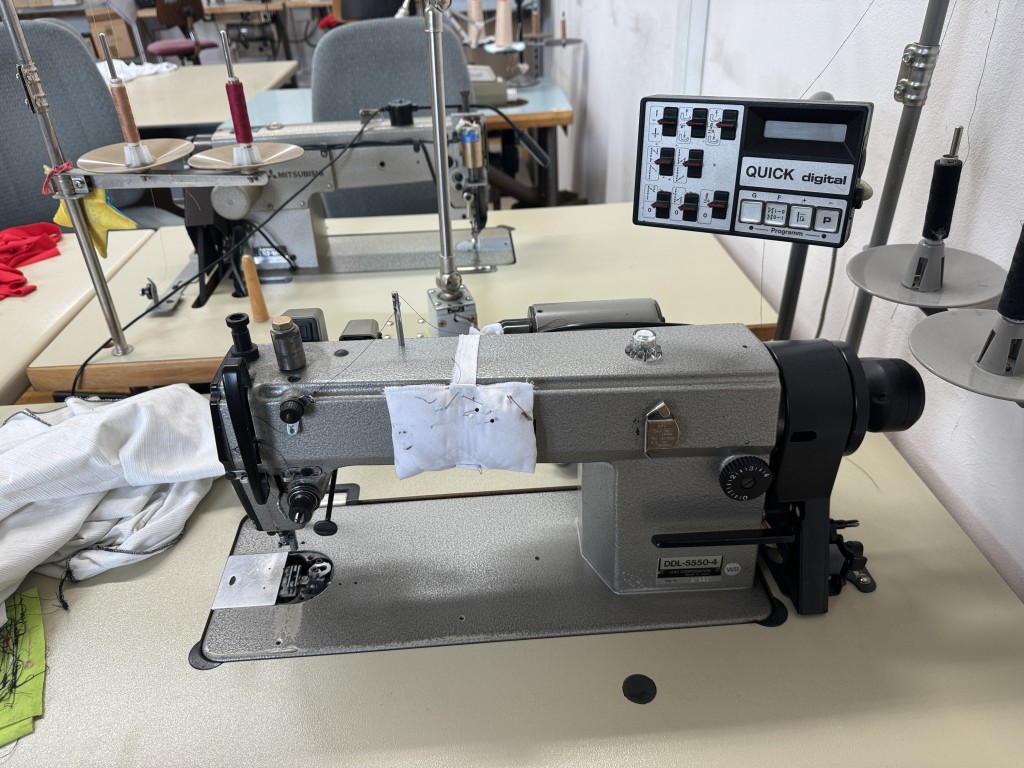 Zapasy i sprzęt biurowy-30