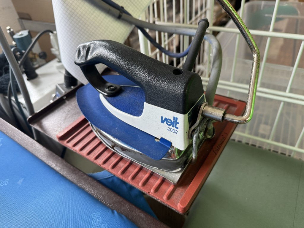 Zapasy i sprzęt biurowy-32