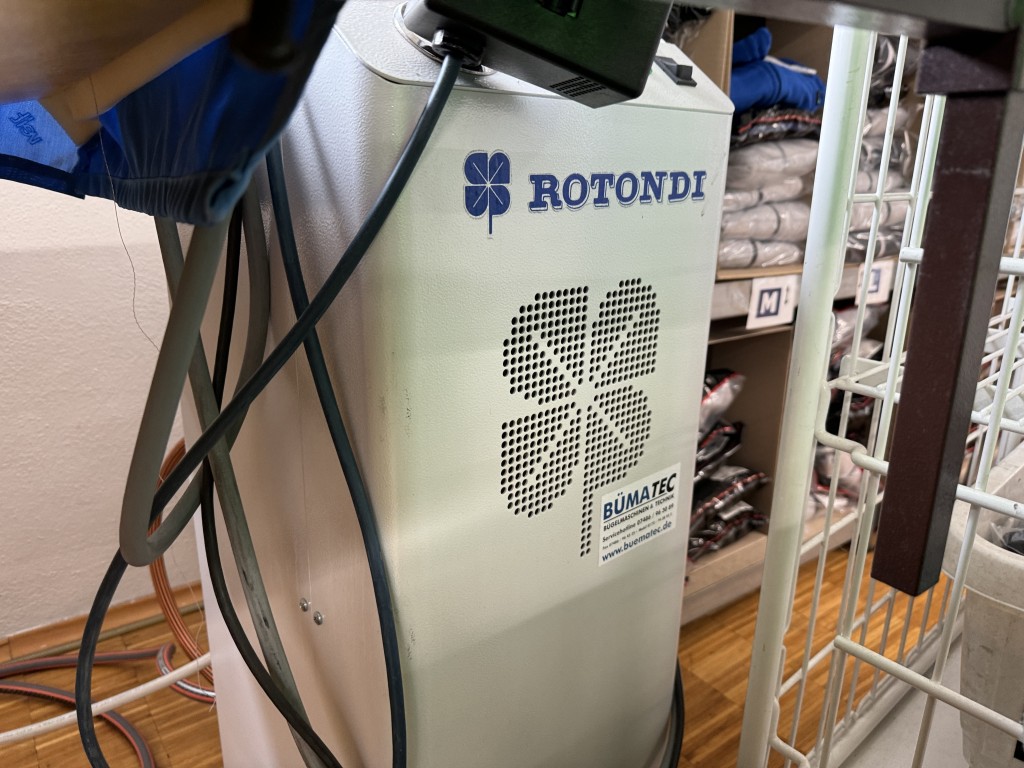 Zapasy i sprzęt biurowy-34