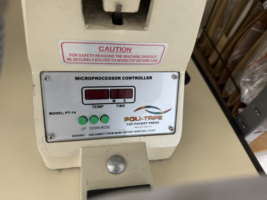 Zapasy i sprzęt biurowy-37