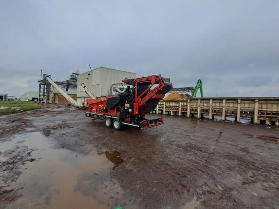 Horizontaler Holzhäcksler-16