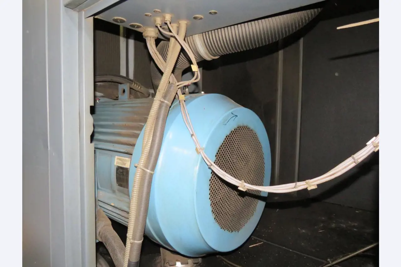 Různé kompresory, generátory a chladicí sušičky-9