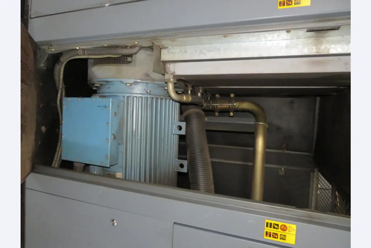 Různé kompresory, generátory a chladicí sušičky-10