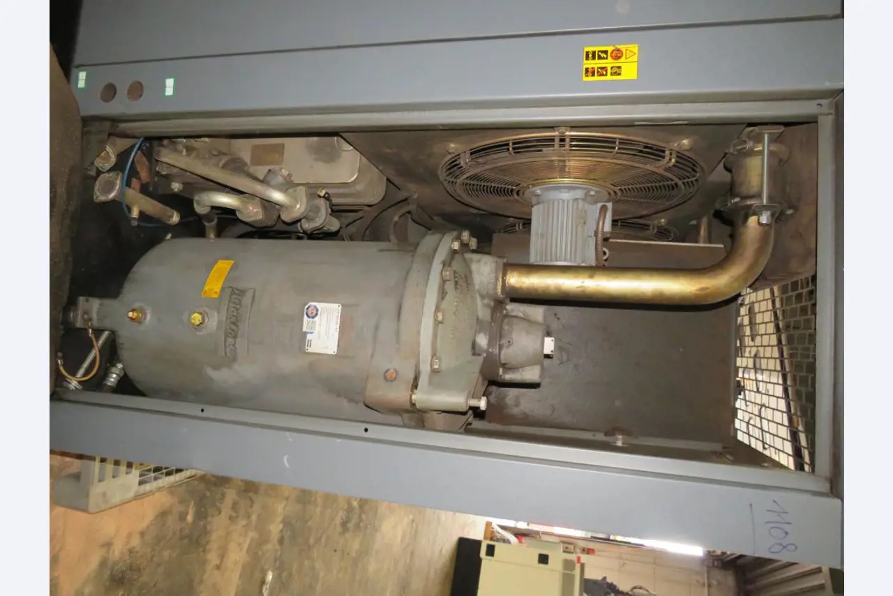 Různé kompresory, generátory a chladicí sušičky-14