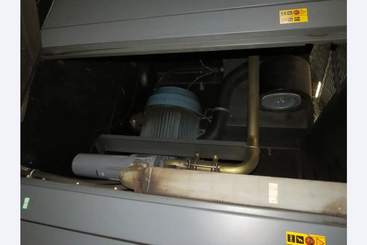 Různé kompresory, generátory a chladicí sušičky-15