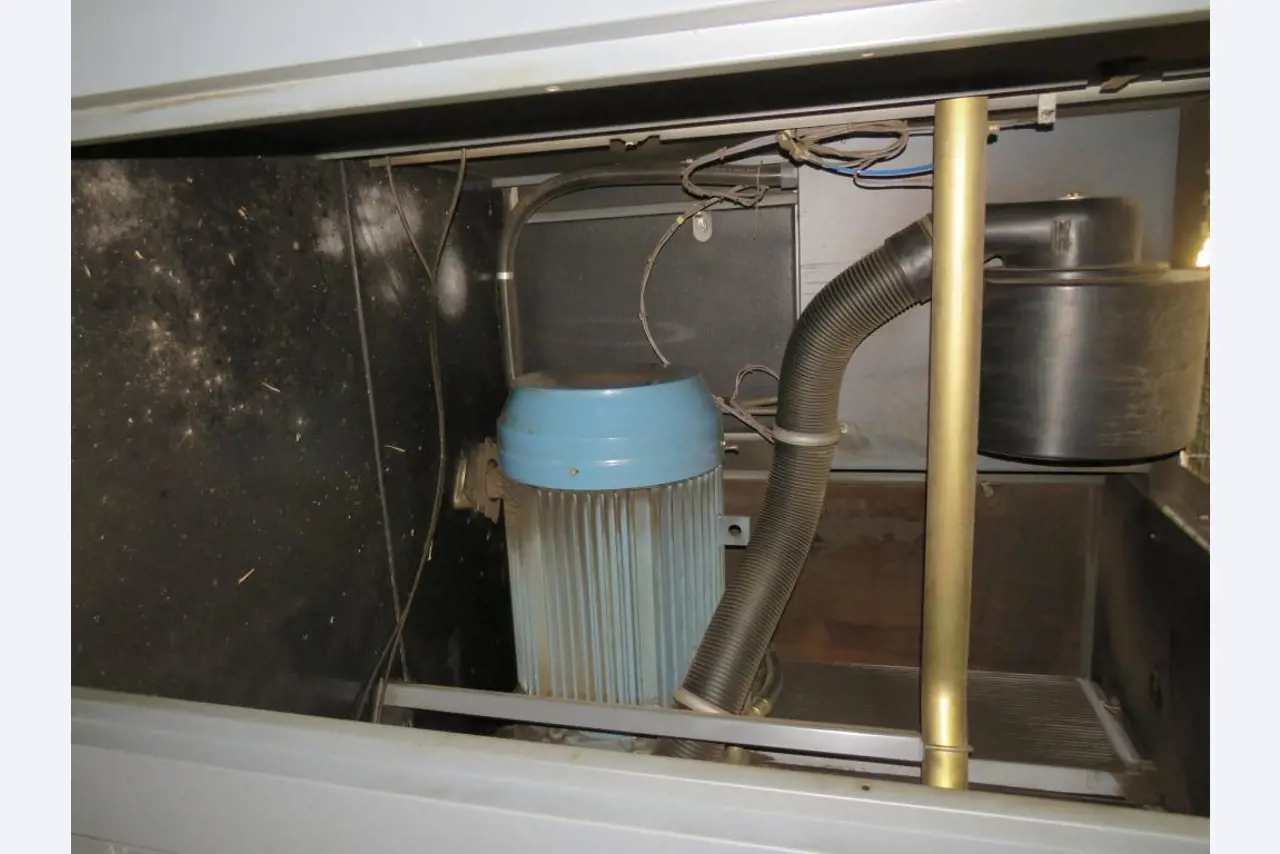 Různé kompresory, generátory a chladicí sušičky-16