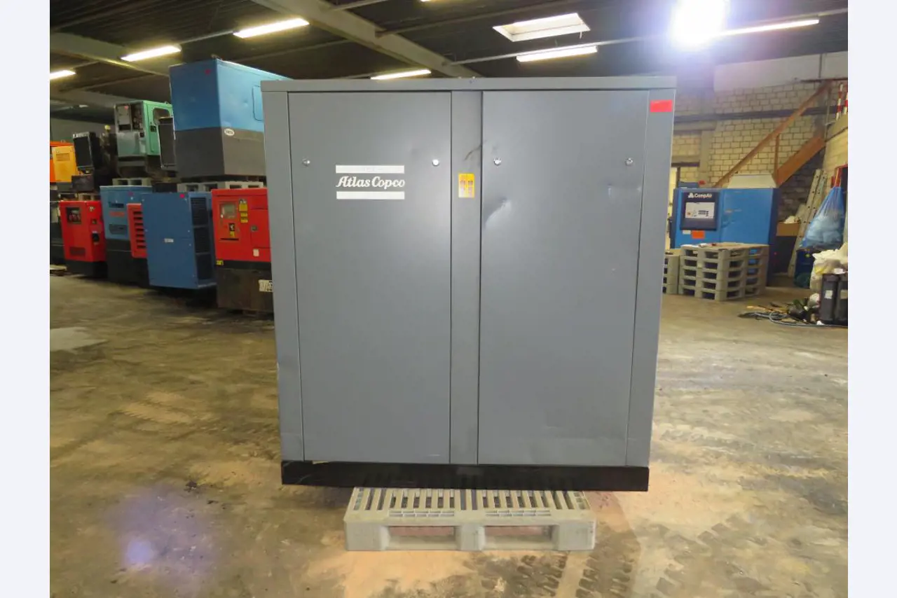 Různé kompresory, generátory a chladicí sušičky-4