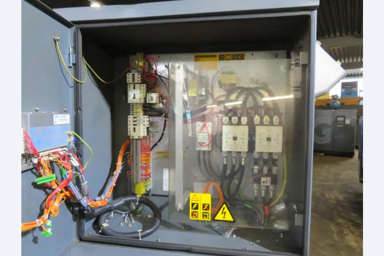 Různé kompresory, generátory a chladicí sušičky-7