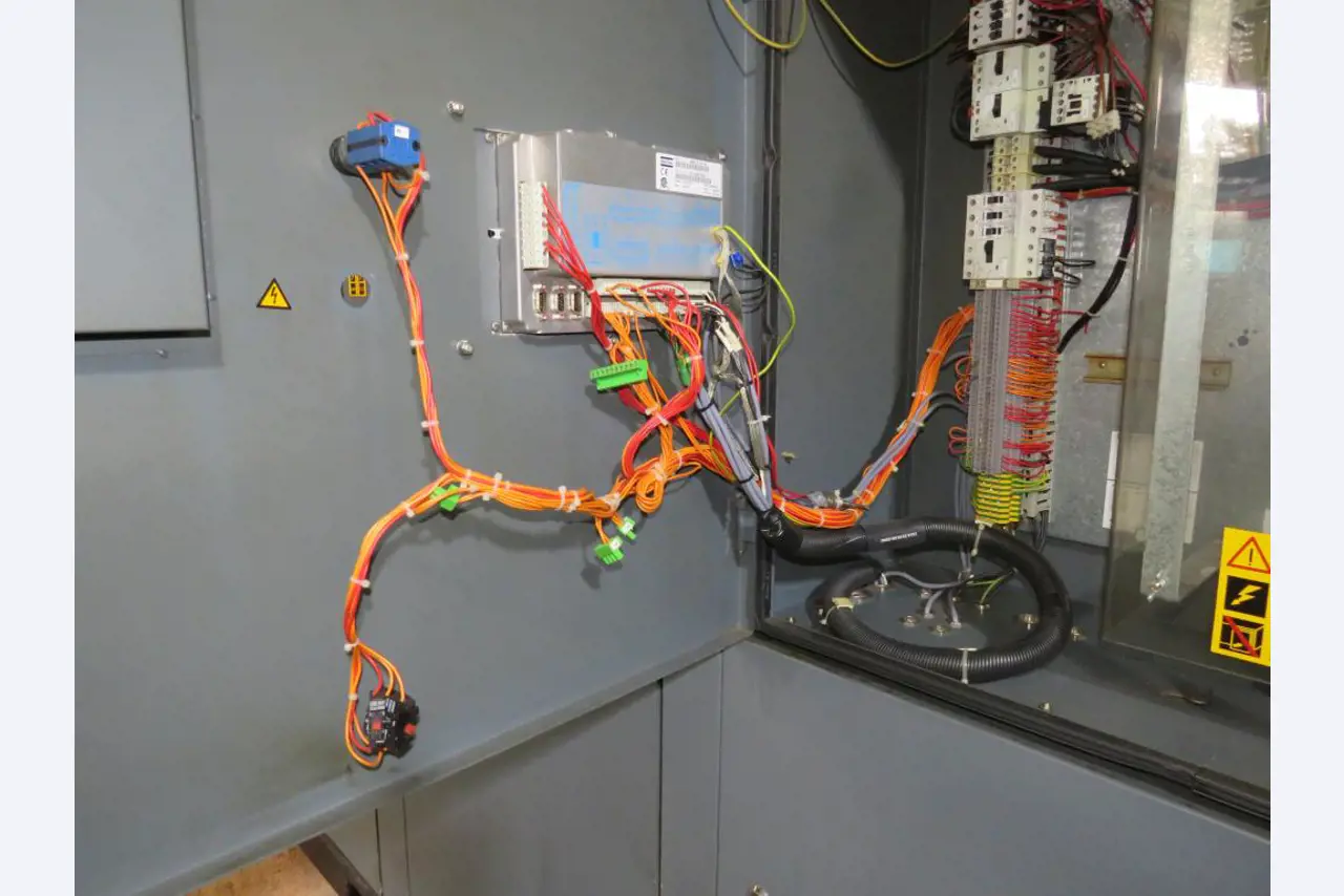 Různé kompresory, generátory a chladicí sušičky-8