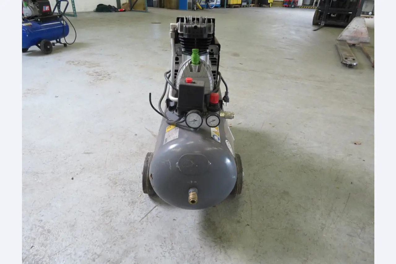 Varios compresores, generadores y secadores frigoríficos-3