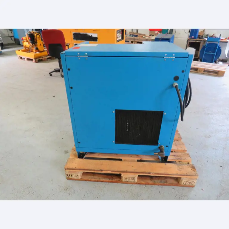 Různé kompresory, generátory a chladicí sušičky-3