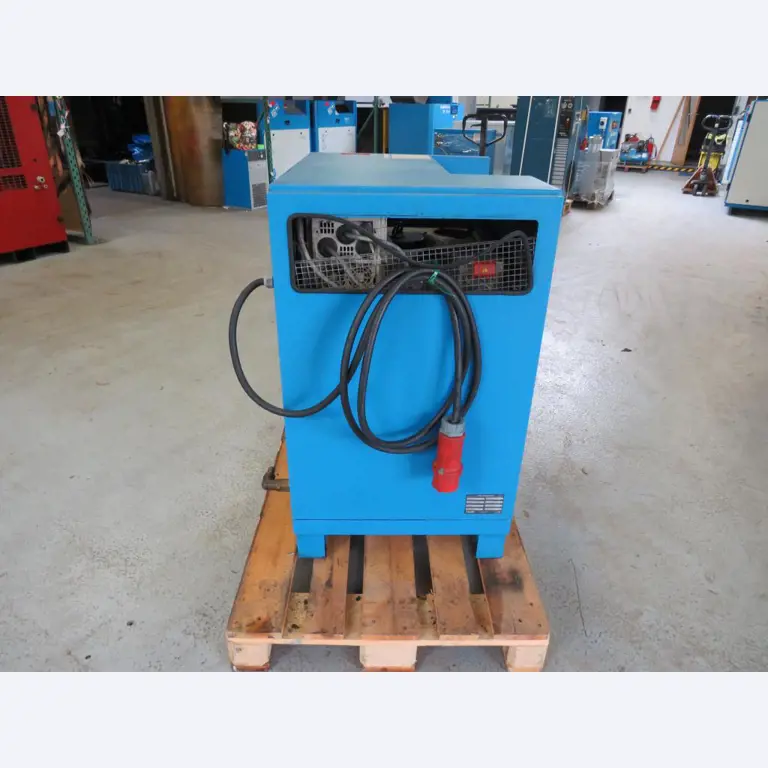 Různé kompresory, generátory a chladicí sušičky-4