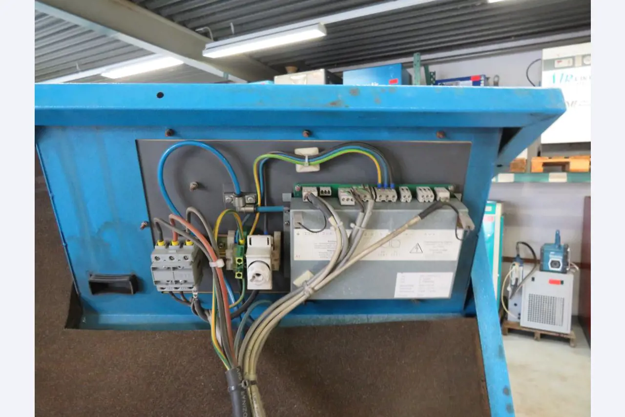 Různé kompresory, generátory a chladicí sušičky-7