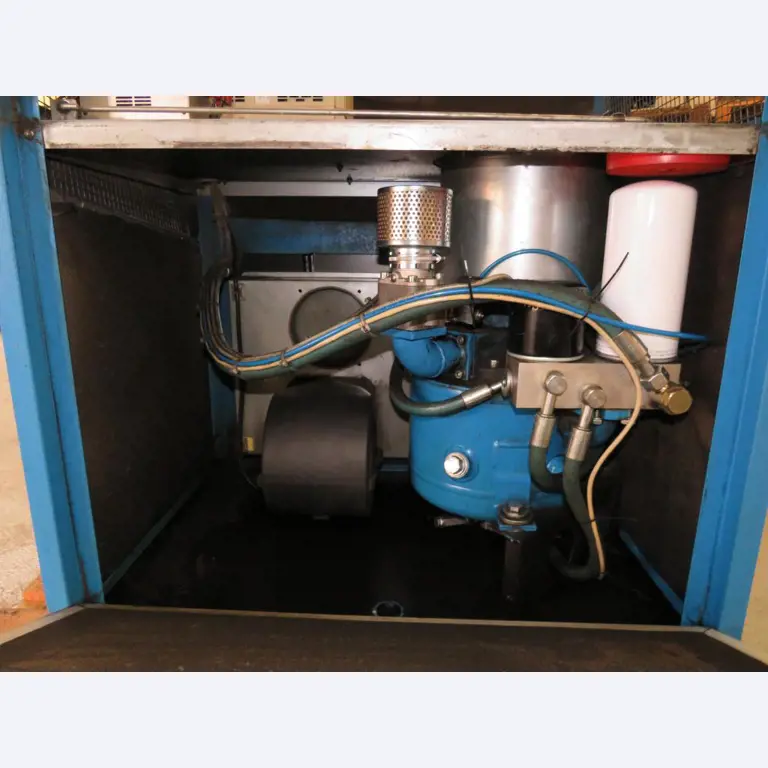 Různé kompresory, generátory a chladicí sušičky-8