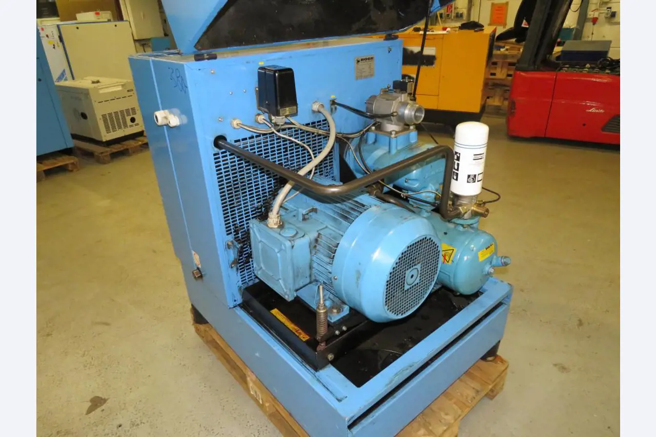 Različni kompresorji, generatorji in hladilni sušilniki-9