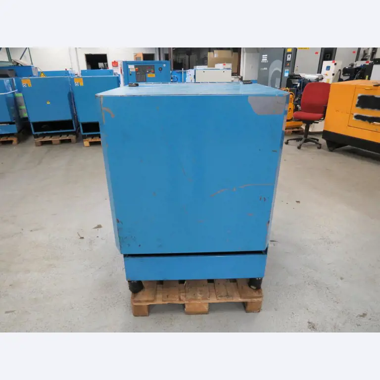 Različni kompresorji, generatorji in hladilni sušilniki-4