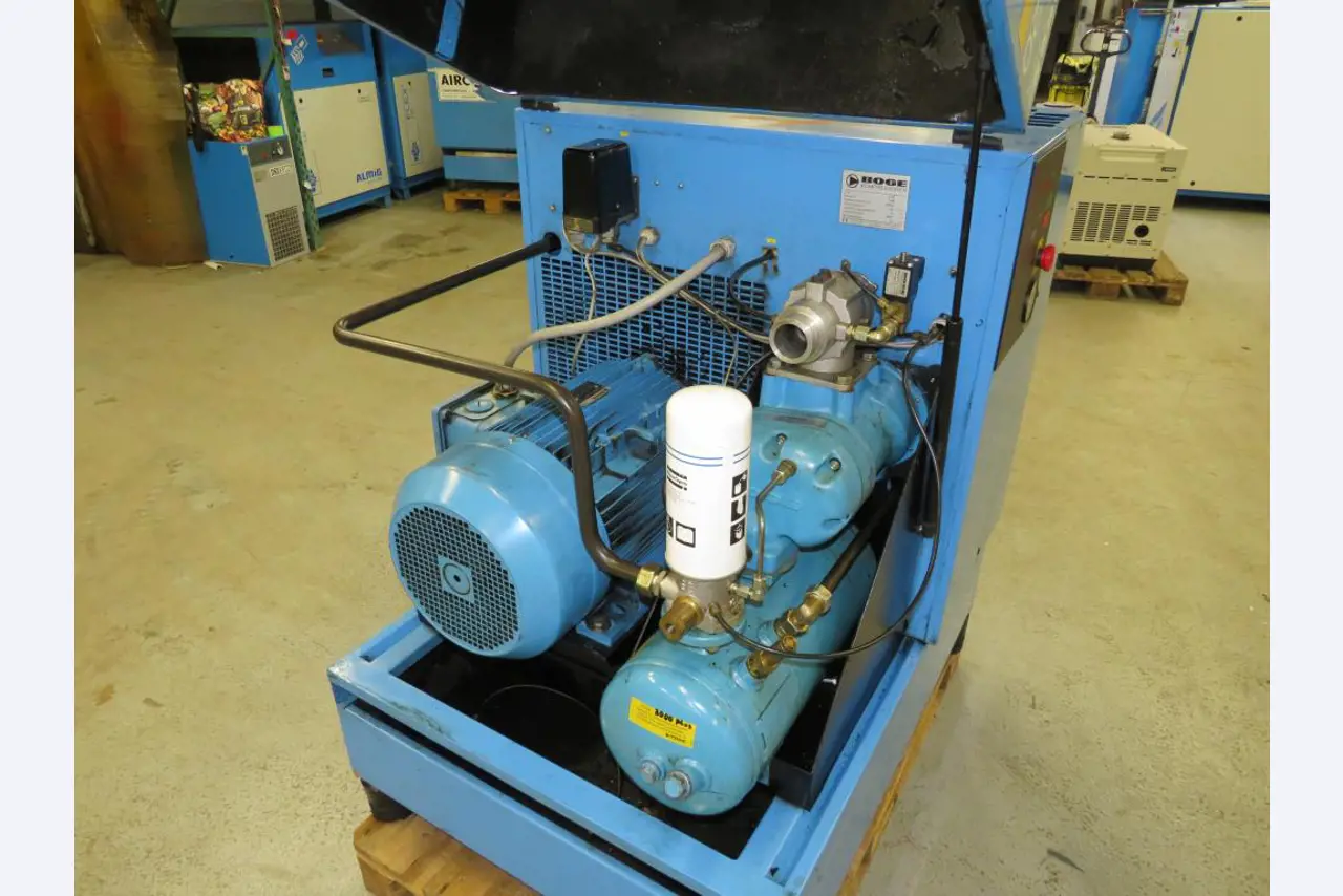 Različni kompresorji, generatorji in hladilni sušilniki-8