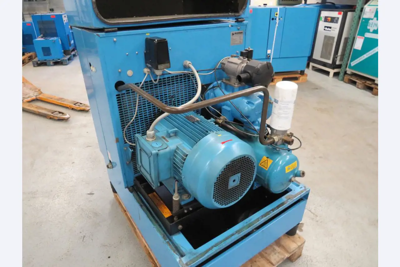 Div. Kompressoren, Generatoren sowie Kältetrockner-9