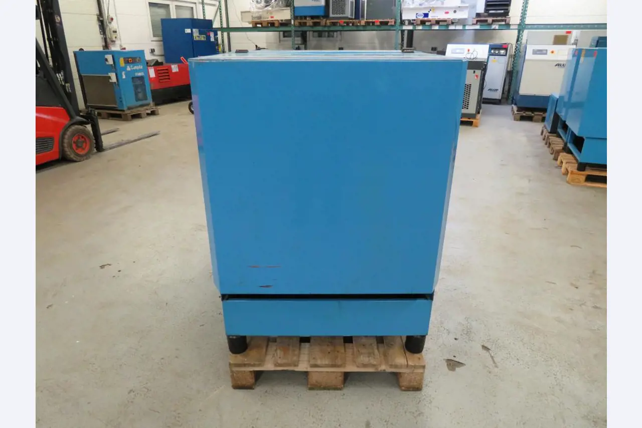 Div. Kompressoren, Generatoren sowie Kältetrockner-4