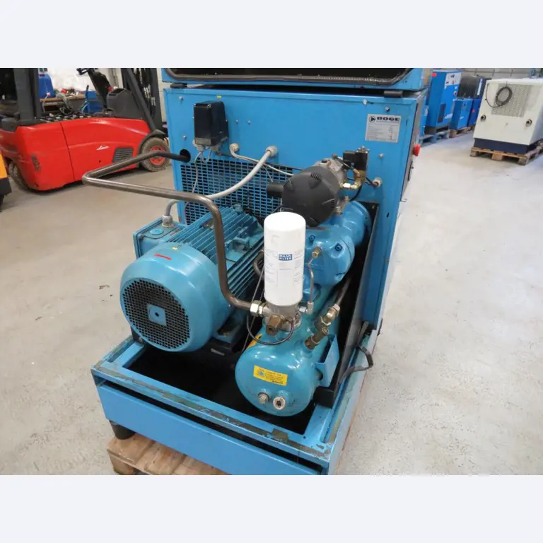 Div. Kompressoren, Generatoren sowie Kältetrockner-8