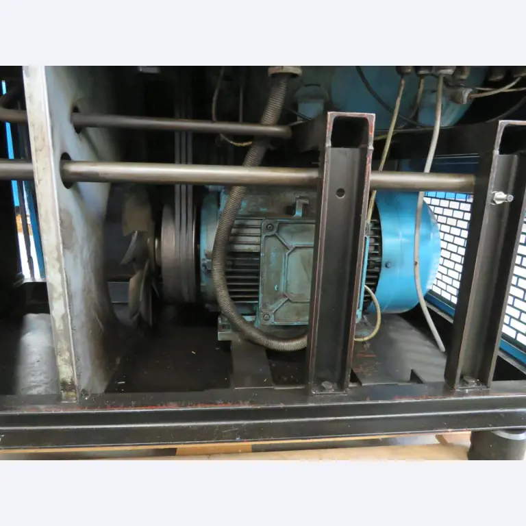 Různé kompresory, generátory a chladicí sušičky-11