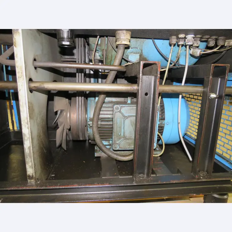 Různé kompresory, generátory a chladicí sušičky-12