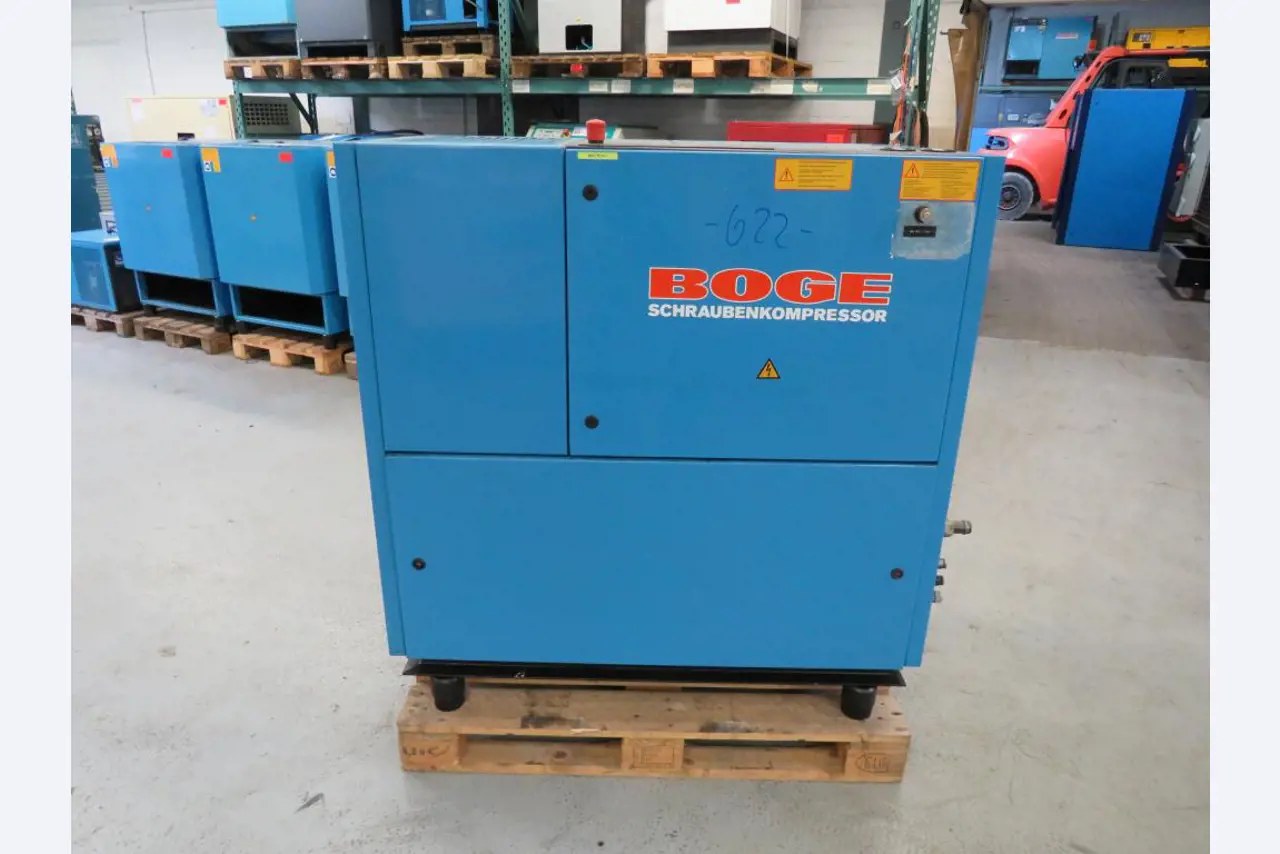 Různé kompresory, generátory a chladicí sušičky-1