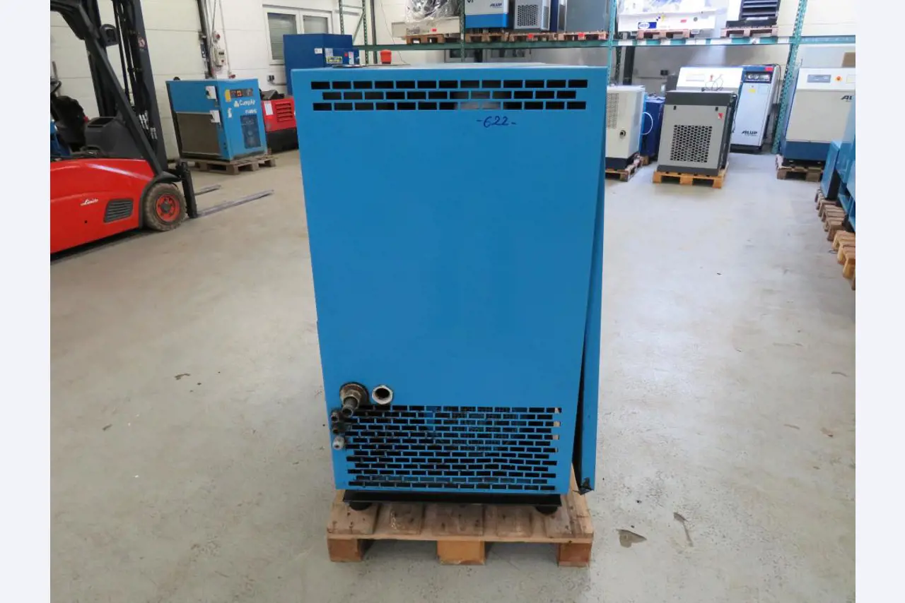 Různé kompresory, generátory a chladicí sušičky-2