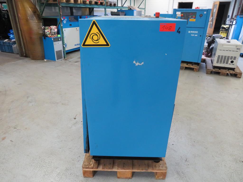 Různé kompresory, generátory a chladicí sušičky-4