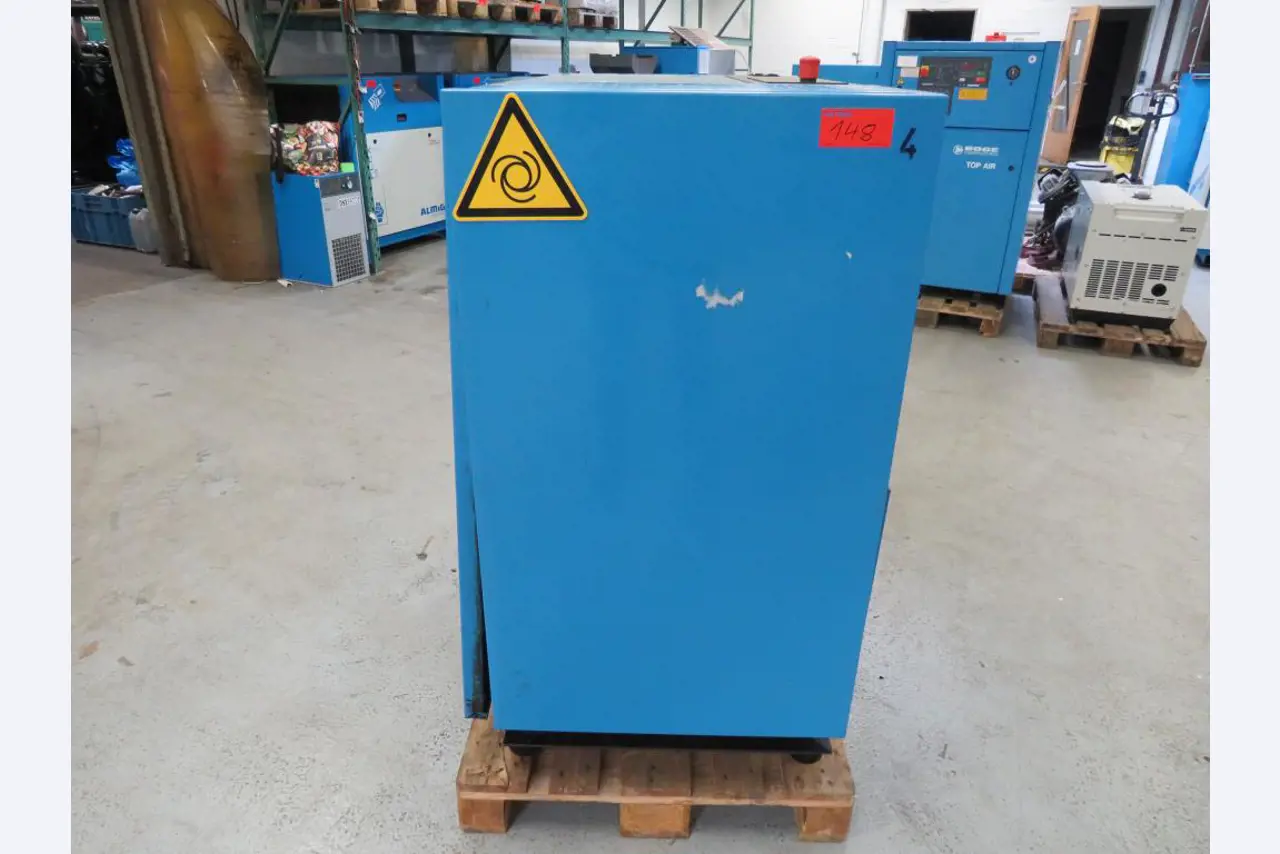 Různé kompresory, generátory a chladicí sušičky-4