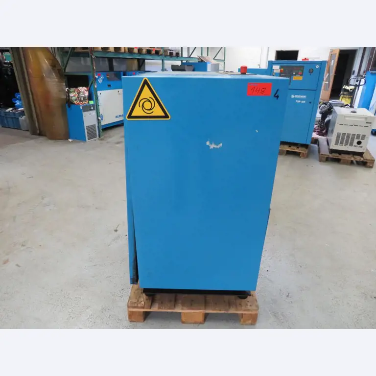 Různé kompresory, generátory a chladicí sušičky-4