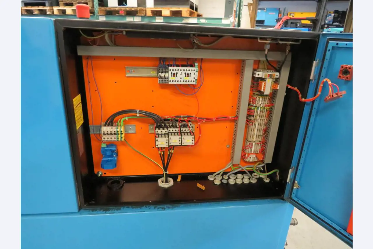 Různé kompresory, generátory a chladicí sušičky-7