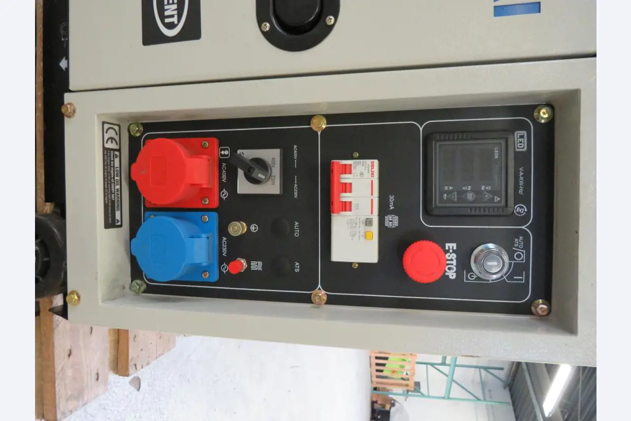 Diverse compressoren, generatoren en koeldrogers-9