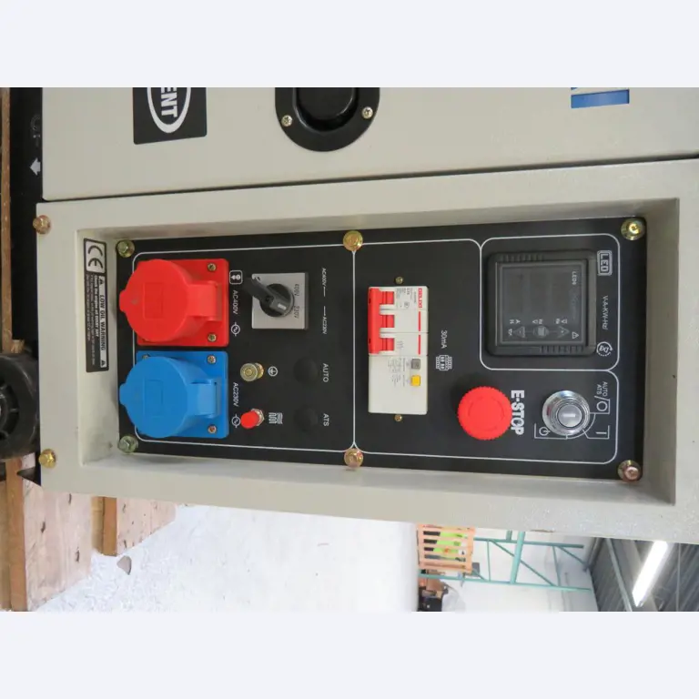 Diverse compressoren, generatoren en koeldrogers-9