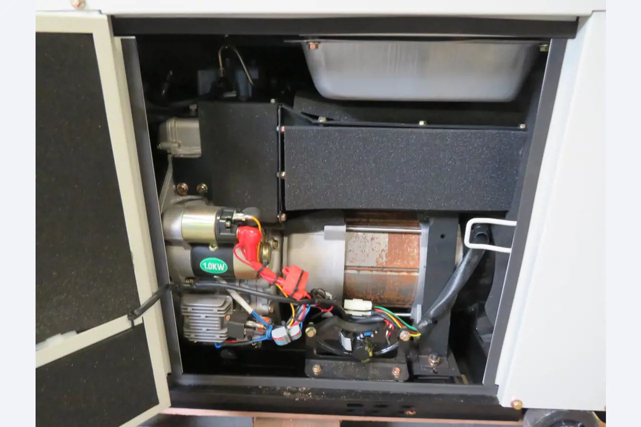 Diverse compressoren, generatoren en koeldrogers-10