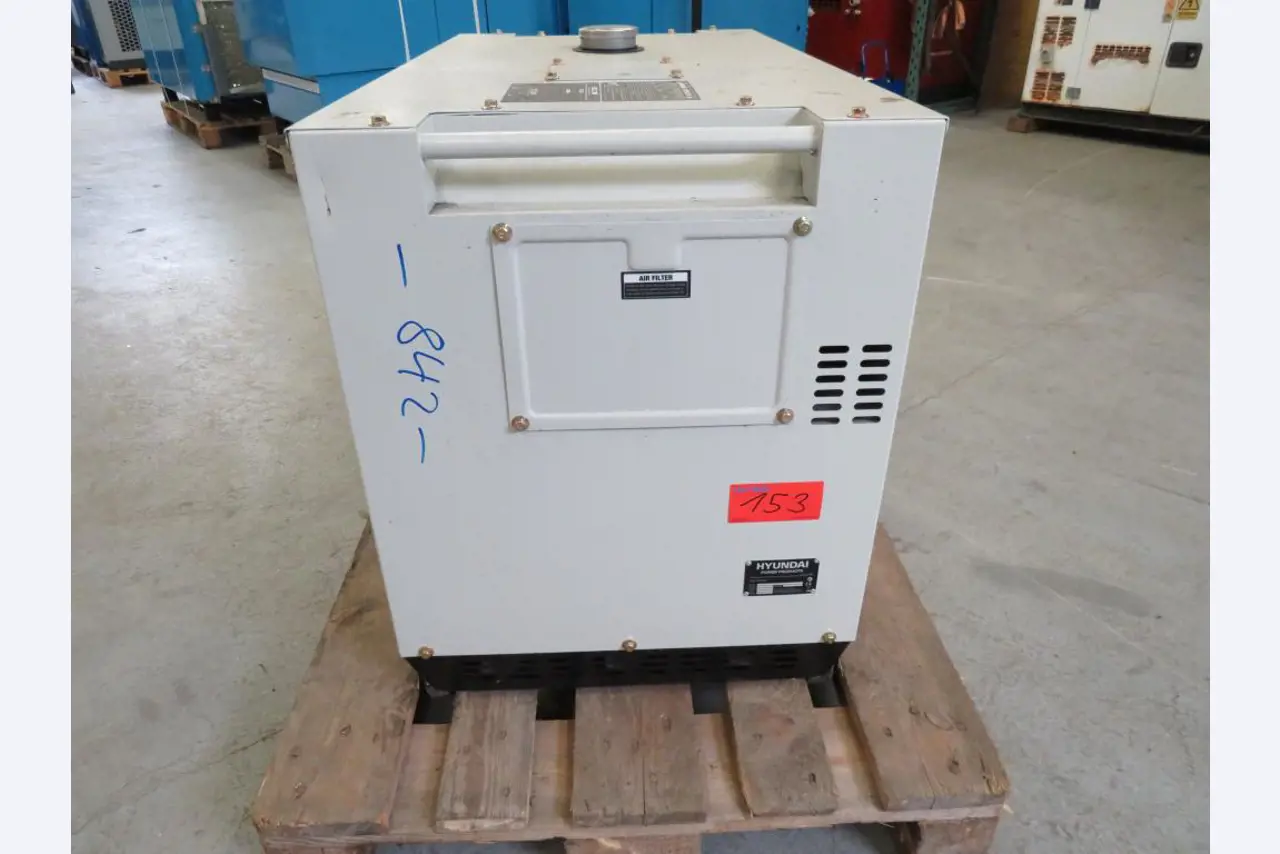 Diverse compressoren, generatoren en koeldrogers-2