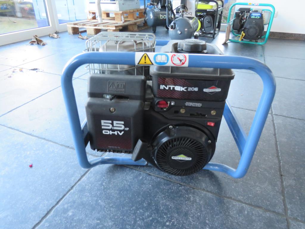 Různé kompresory, generátory a chladicí sušičky-2