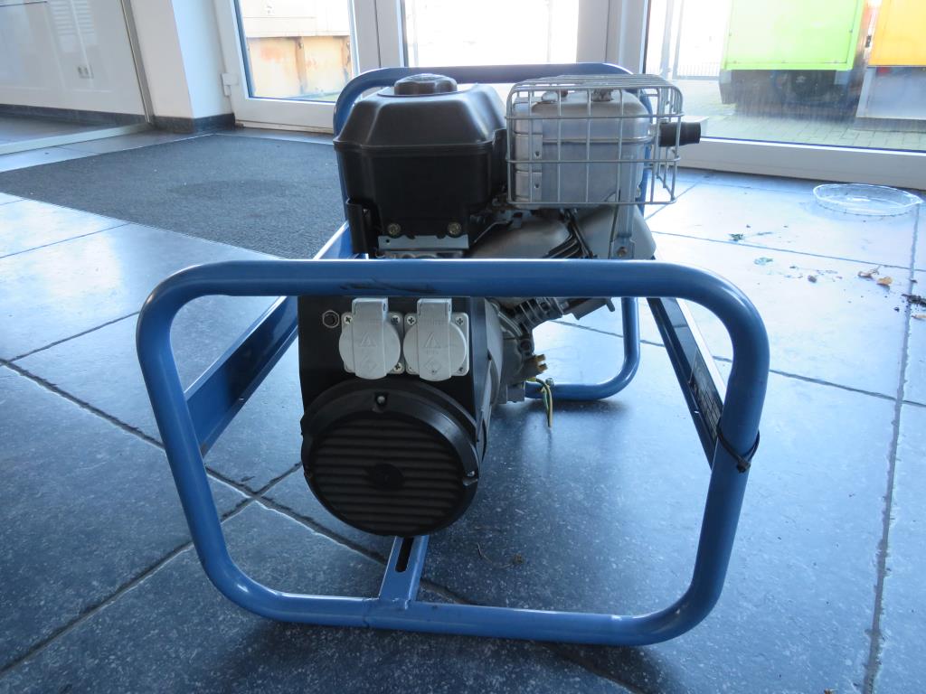 Různé kompresory, generátory a chladicí sušičky-4