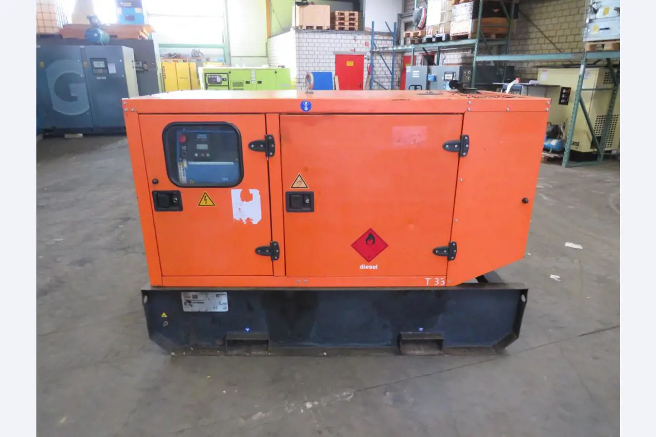 Různé kompresory, generátory a chladicí sušičky-1