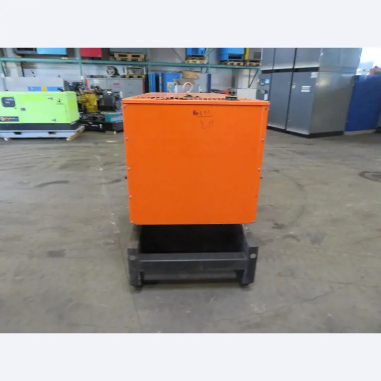 Různé kompresory, generátory a chladicí sušičky-2