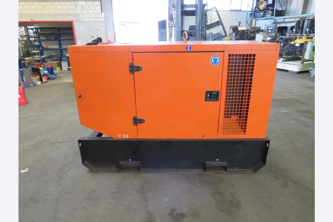 Různé kompresory, generátory a chladicí sušičky-3