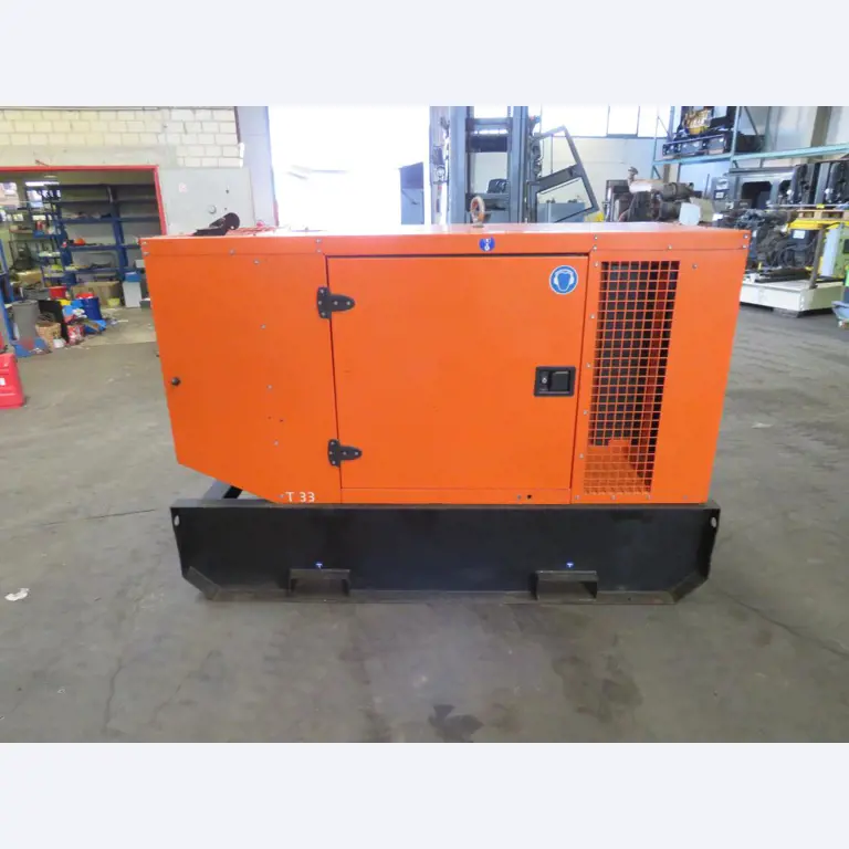 Různé kompresory, generátory a chladicí sušičky-3